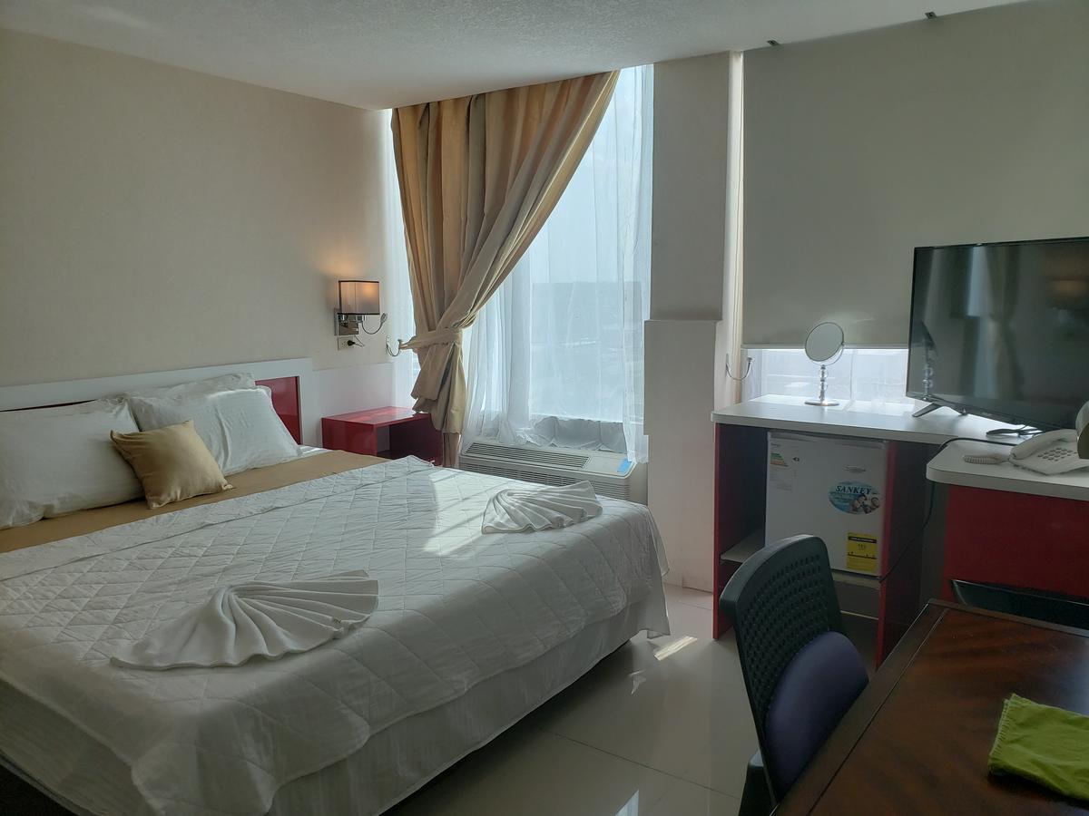 Golden Tree Hotel Belize City Buitenkant foto