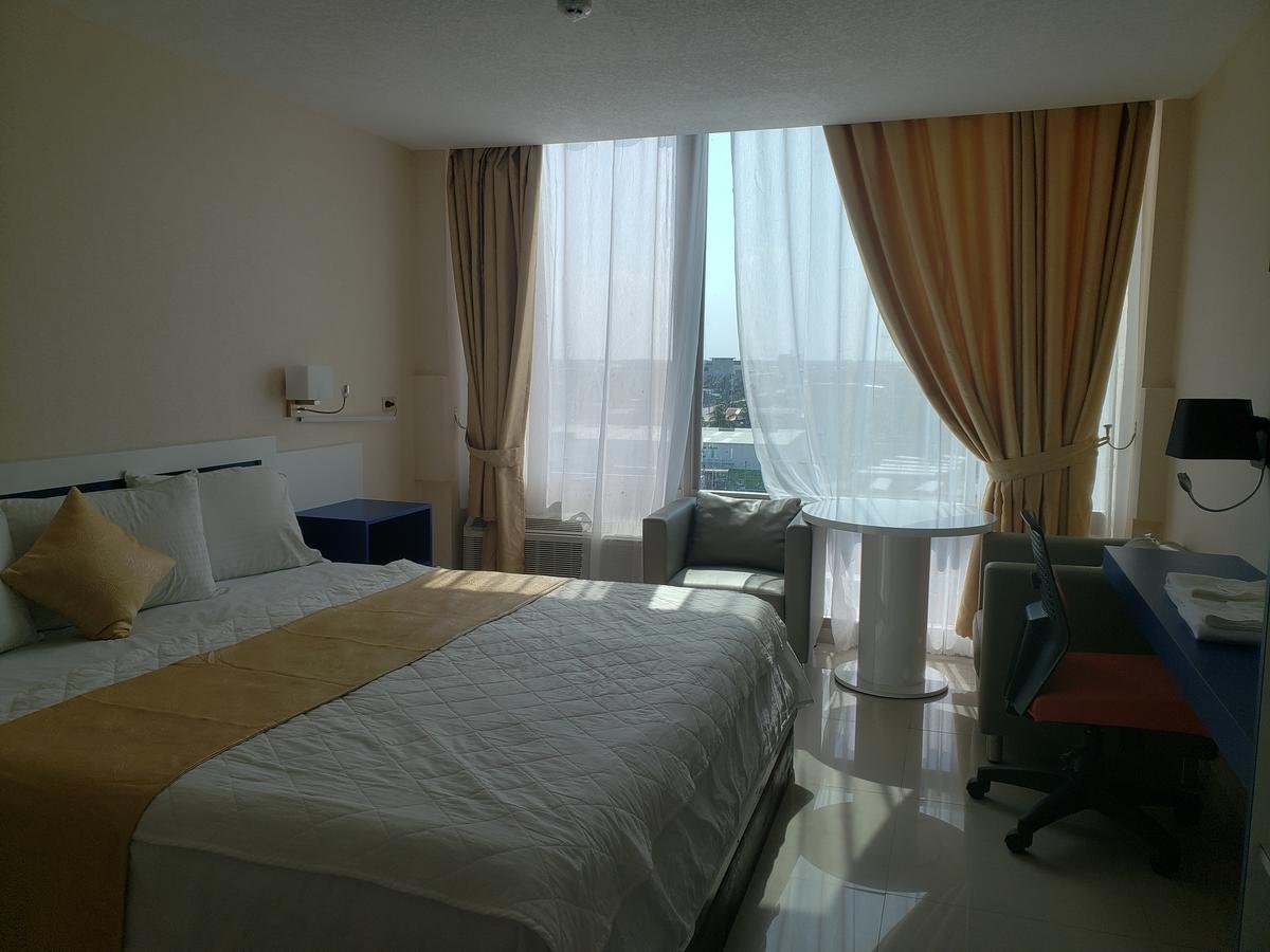 Golden Tree Hotel Belize City Buitenkant foto